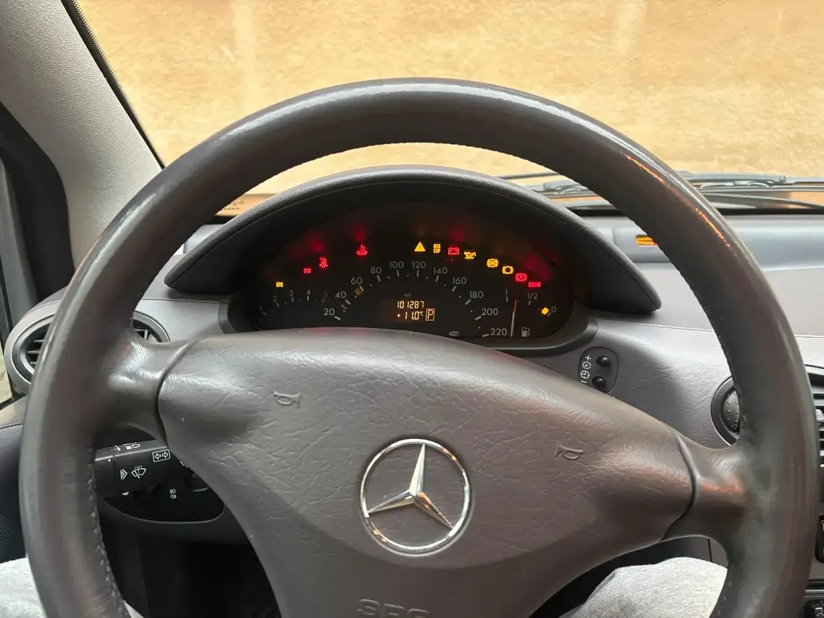 Gebraucht Mercedes A170 95 PS (69 kW) 2001 Silber Kleinwagen