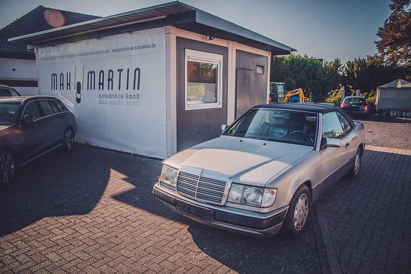 Silber Gebraucht 1992 Mercedes E300 Cabrio | 14.199 € - Bild 1/4