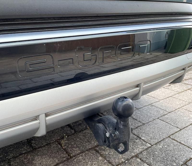 Gebraucht Audi Q4 e-tron Edition .1 150 kW (204 PS) 2022 Blau SUV