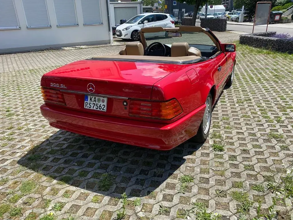 Gebraucht Mercedes SL300 231 PS (169 kW) 1991 Rot Cabrio