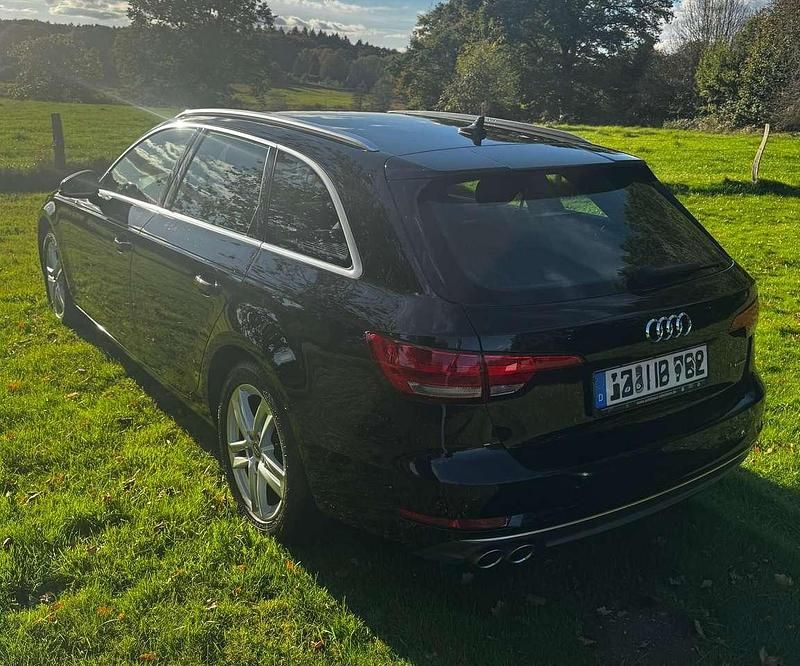 Gebraucht Audi A4 Sport 218 PS (160 kW) 2017 Schwarz Kombi