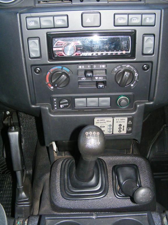 Gebraucht Land Rover Defender 122 PS (89 kW) 2015 Grün Kombi