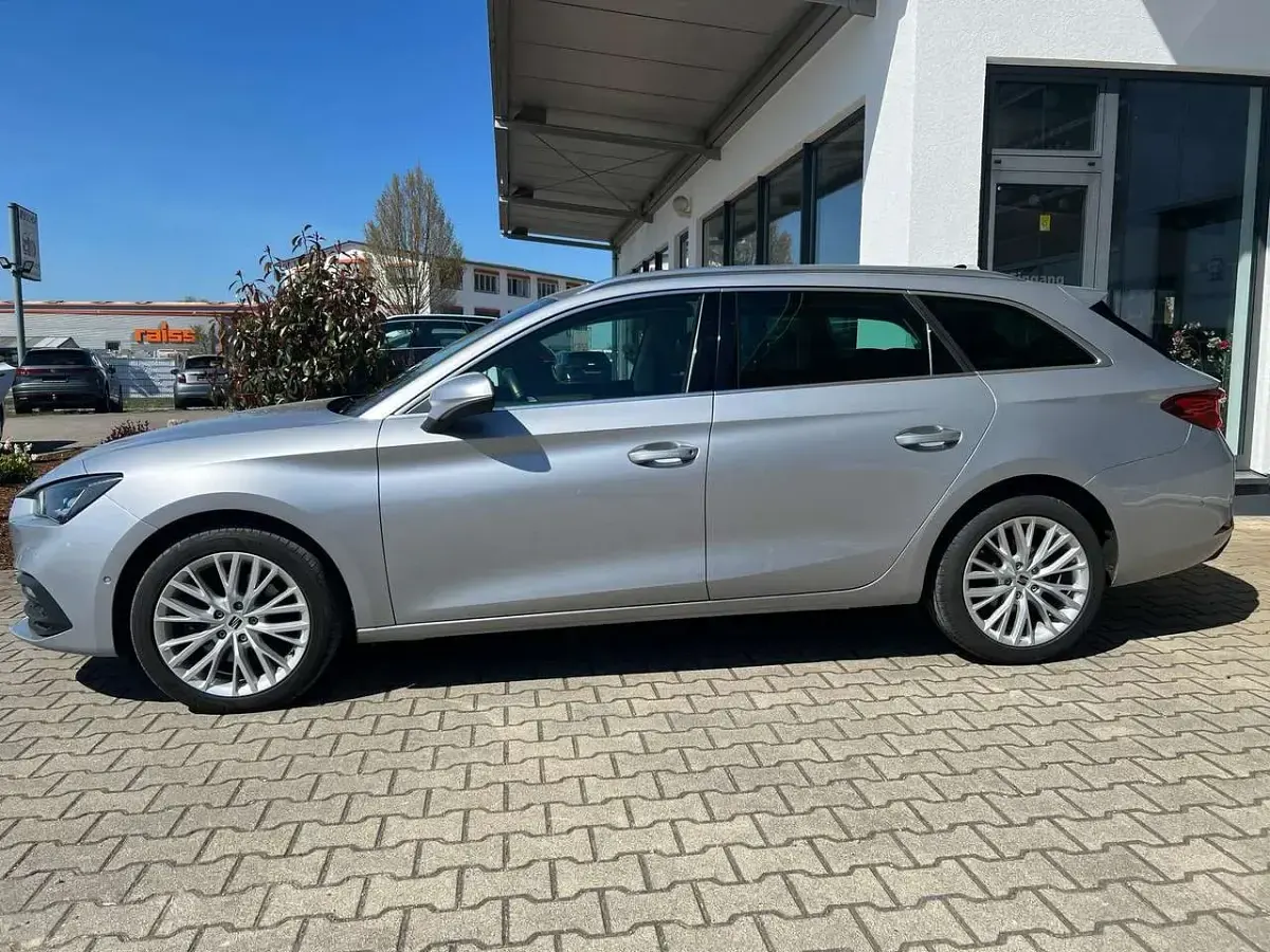 Gebraucht Seat Leon XCELLENCE 150 PS (110 kW) 2022 "urban" silber Kombi