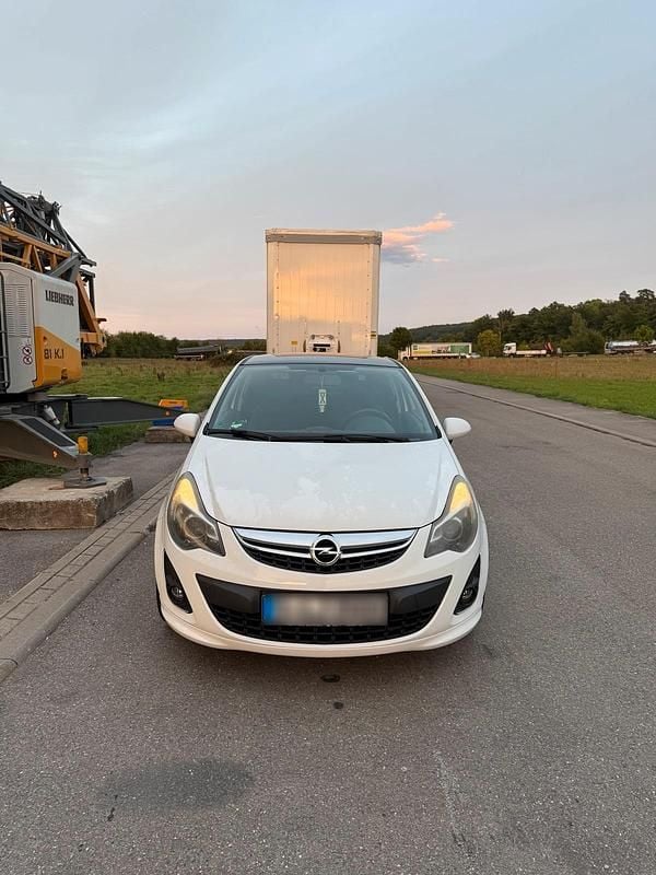 Używany Opel Corsa 86 KM (63 kW) 2011 Biały Hatchback
