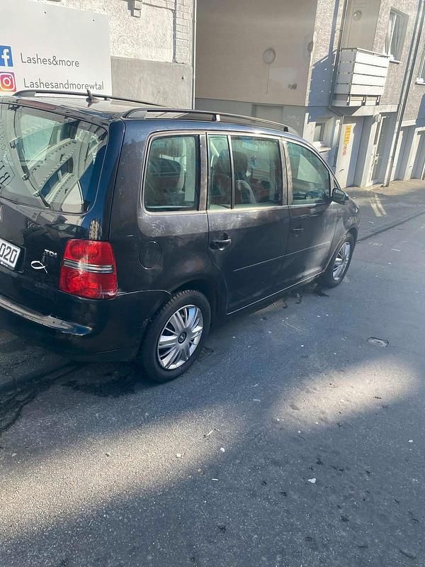 Gebraucht VW Touran 105 PS (77 kW) 2006 Schwarz Van / Kleinbus