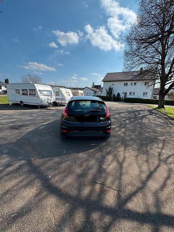 Gebraucht Ford Fiesta 60 PS (44 kW) 2010 Schwarz Kleinwagen