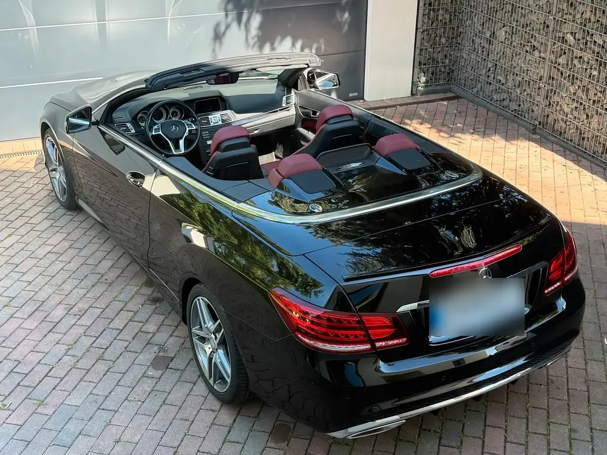 Gebraucht Mercedes E200 AMG 184 PS (135 kW) 2016 Schwarz Cabrio