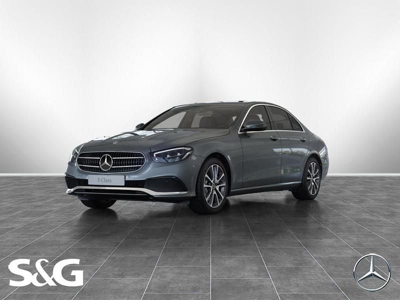 Gebraucht Mercedes E300 Avantgarde 211 PS (155 kW) 2022 Metalliclack selenitgrau Limousine