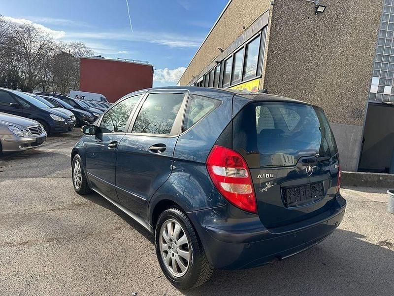 Gebraucht Mercedes A180 109 PS (80 kW) 2005 Blau Limousine