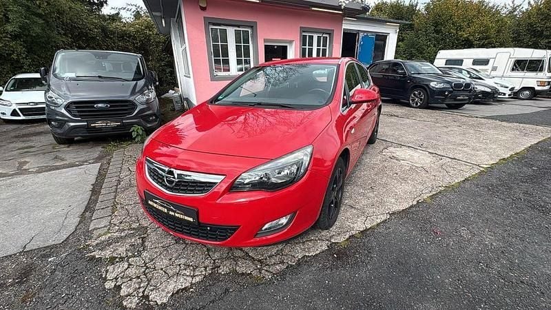Rot Gebraucht 2010 Opel Astra Sport Limousine | 2.200 € (Guter Preis) - Bild 1/4