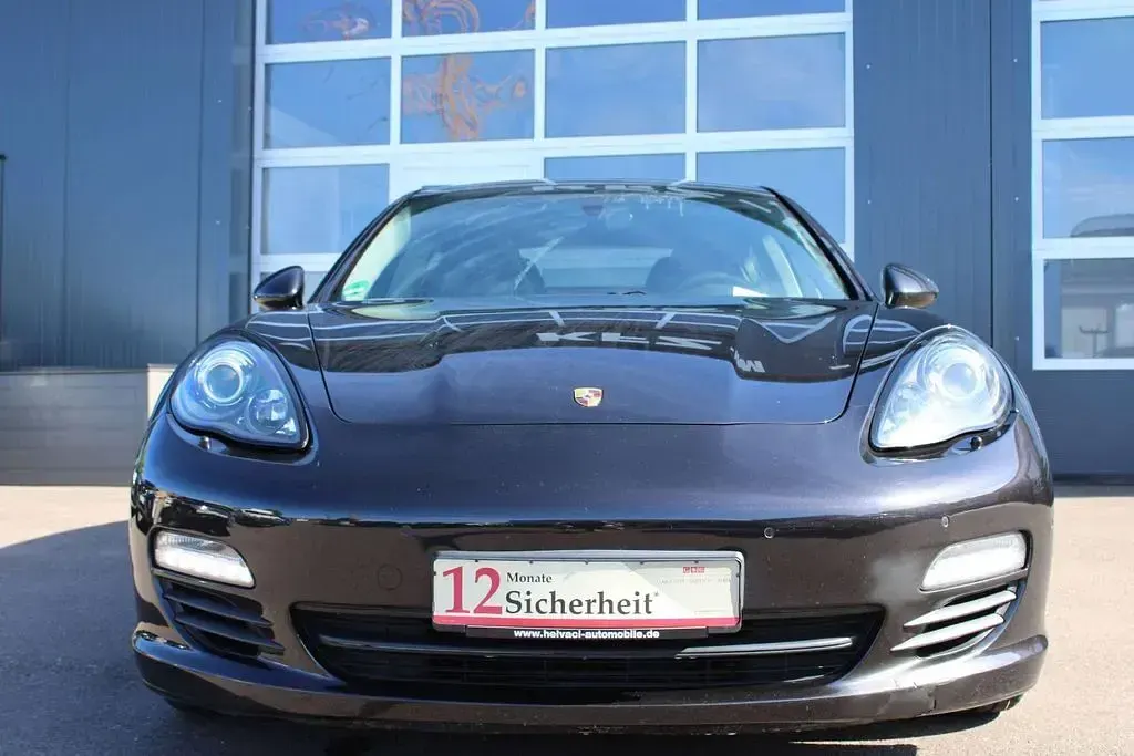 Gebraucht Porsche Panamera Diesel 250 PS (183 kW) 2012 Basaltschwarzmetallic Kleinwagen