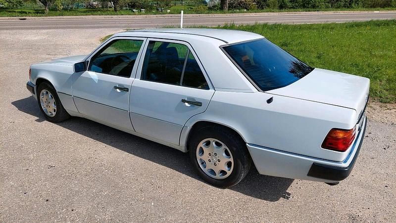 Gebraucht Mercedes E400 279 PS (205 kW) 1992 Weiß Limousine