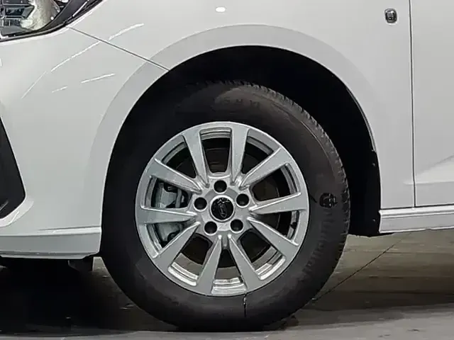 Neu Ford Tourneo Connect Trend 2026 Weiss Van / Kleinbus