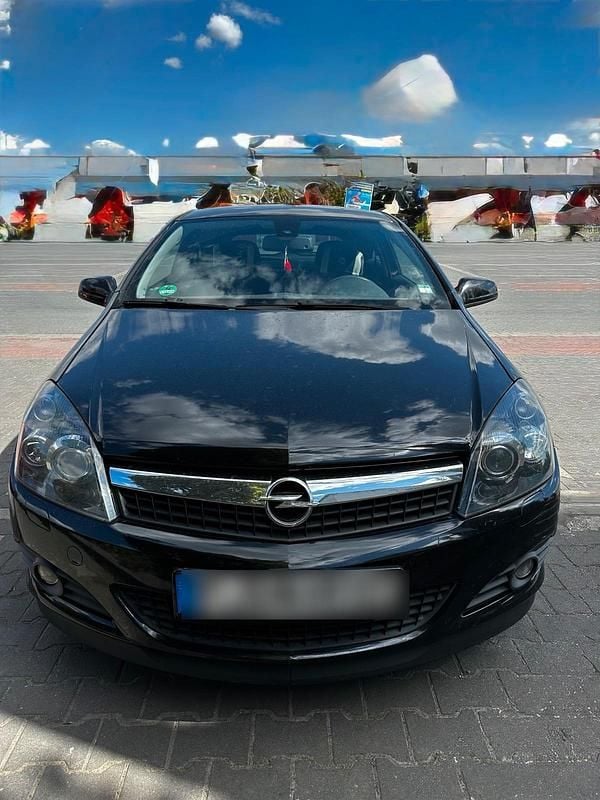 Schwarz Gebraucht 2009 Opel Astra Coupé | 1.900 € (Fairer Preis) - Bild 1/4