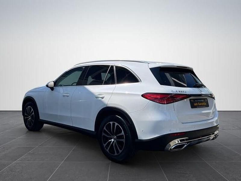 Gebraucht Mercedes GLC220 96 PS (70 kW) 2020 Schwarz Limousine