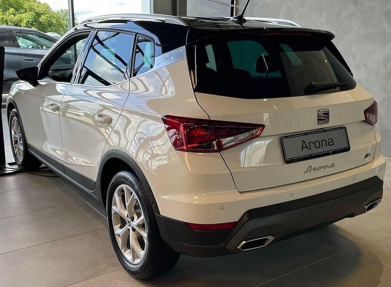 Weiß, dach schwarz metallic Neu 2025 Seat Arona FR SUV | 24.990 € (Guter Preis) - Bild 1/4