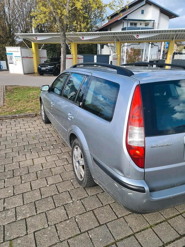 Gebraucht Ford Mondeo 131 PS (96 kW) 2005 Grau Kombi