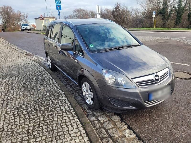 Gebraucht Opel Zafira 140 PS (102 kW) 2011 Grau Van / Kleinbus