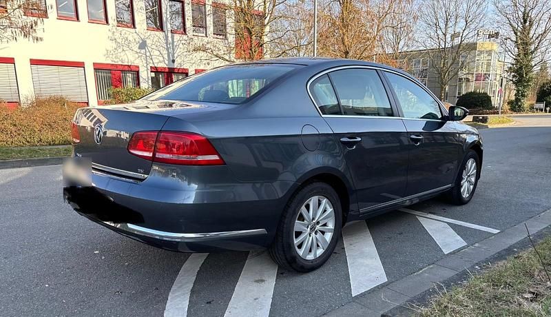 Gebraucht VW Passat 122 PS (89 kW) 2014 Grau Limousine