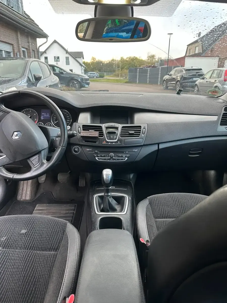 Gebraucht Renault Laguna III 150 PS (110 kW) 2011 Silber Kombi