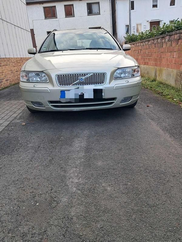 Gold Gebraucht 2005 Volvo V70 Kombi | 5.500 € (Teuer) - Bild 1/4