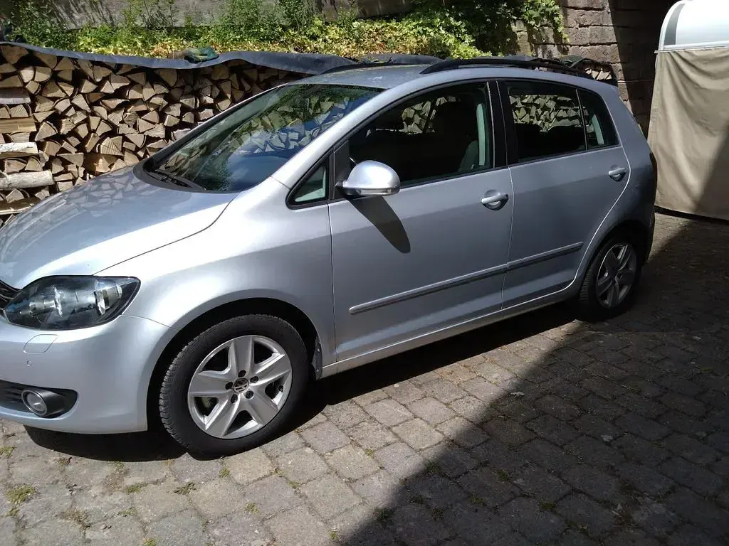 Gebraucht VW Golf Plus Comfortline 122 PS (89 kW) 2009 Silber Van / Kleinbus