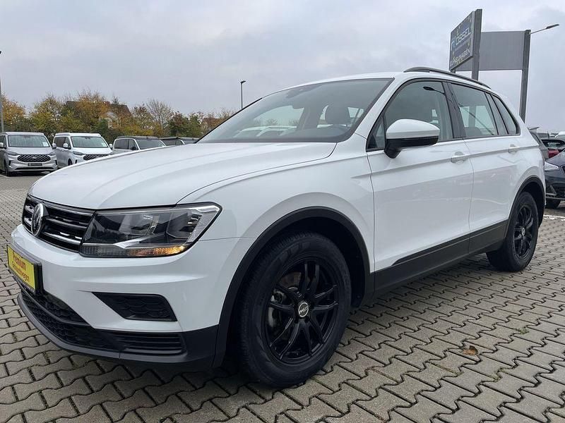 Weiß Gebraucht 2018 VW Tiguan Trendline SUV | 16.490 € (Guter Preis) - Bild 1/4