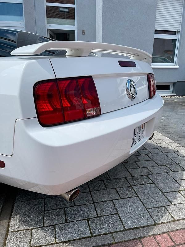 Gebraucht Ford Mustang S 216 PS (158 kW) 2007 Weiß Coupé