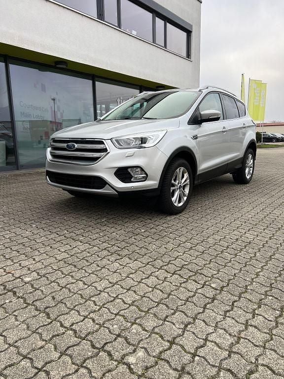 Gebraucht Ford Kuga Titanium 175 PS (128 kW) 2019 Silber SUV