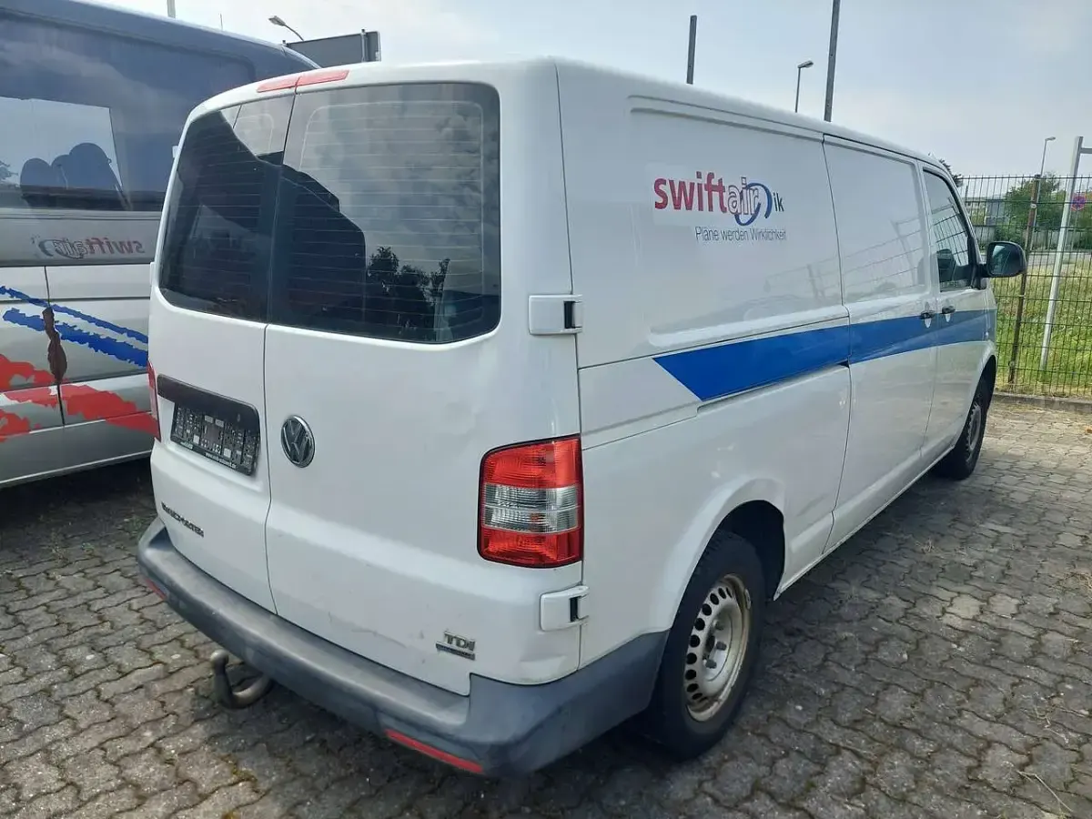 Gebraucht VW T5 114 PS (83 kW) 2015 Candyweiß Van