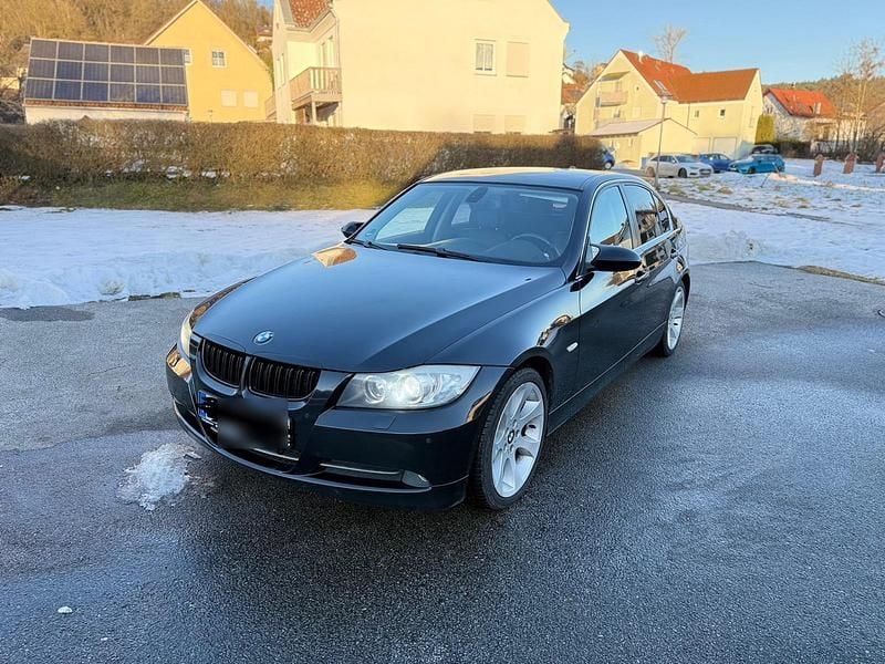 Schwarz Gebraucht 2008 BMW 330 Limousine | 5.900 € (Superpreis) - Bild 1/4