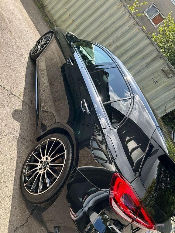Schwarz Gebraucht 2021 Mercedes A180 Night Limousine | 20.900 € (Guter Preis) - Bild 1/4