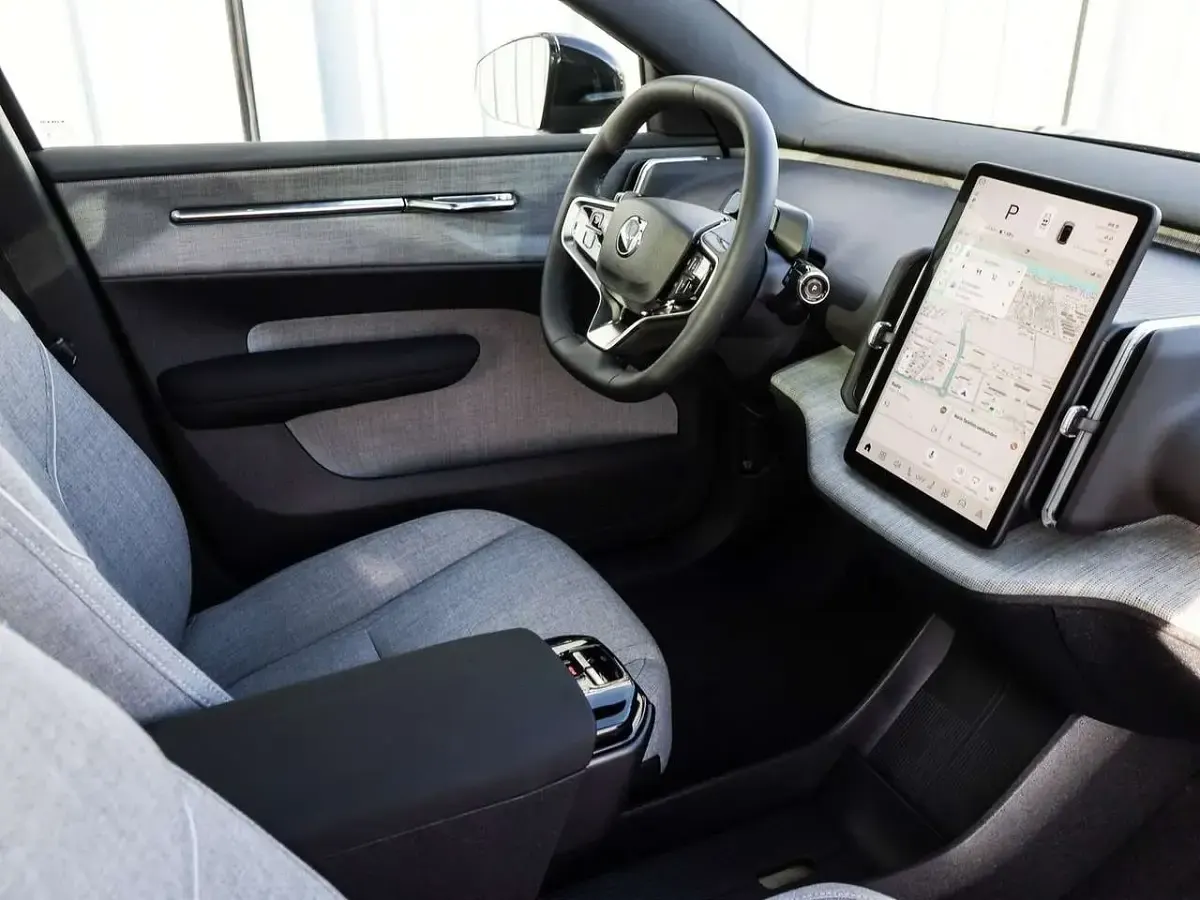 Gebraucht Volvo EX30 Ultra 200 kW (272 PS) 2025 Schwarz SUV