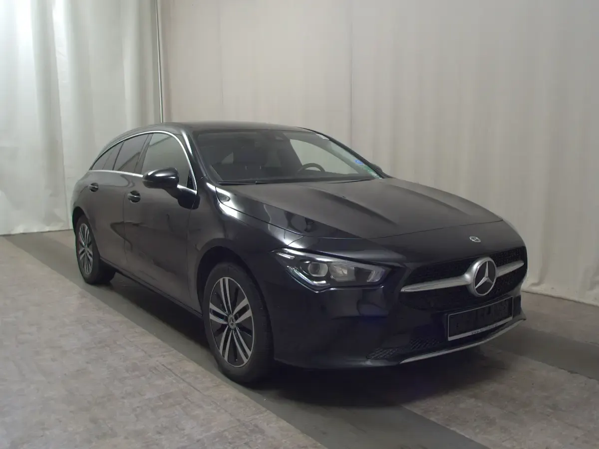 Gebraucht Mercedes CLA250 Progressive 218 PS (160 kW) 2022 Kosmosschwarz metallic Coupé