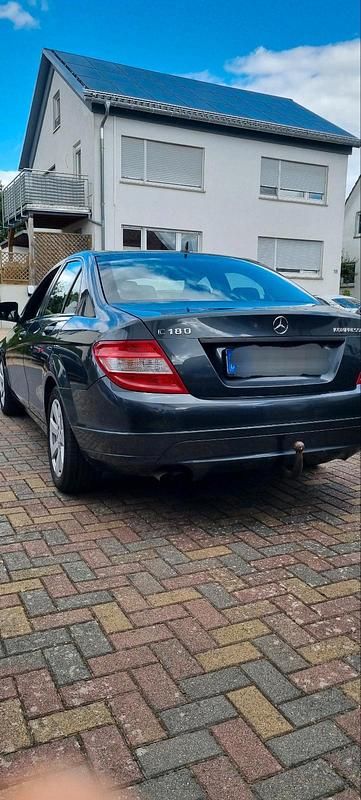 Grau Gebraucht 2007 Mercedes C180 Limousine | 6.200 € (Fairer Preis) - Bild 1/4