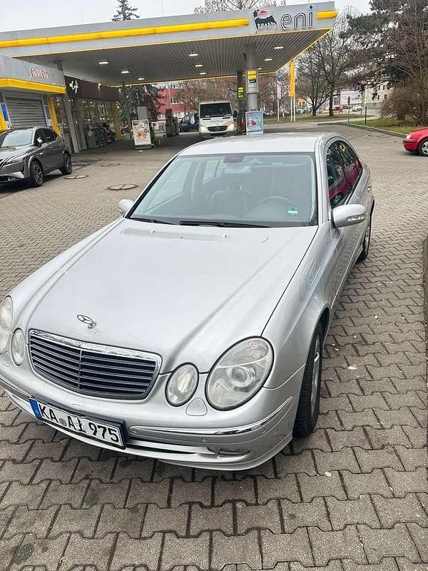 Gebraucht Mercedes E350 Classic 272 PS (200 kW) 2005 Limousine