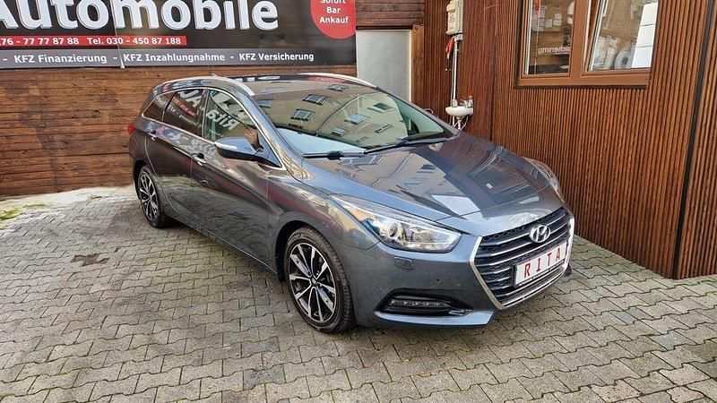 Grau Gebraucht 2016 Hyundai i40 Style Kombi | 13.980 € (Fairer Preis) - Bild 1/4