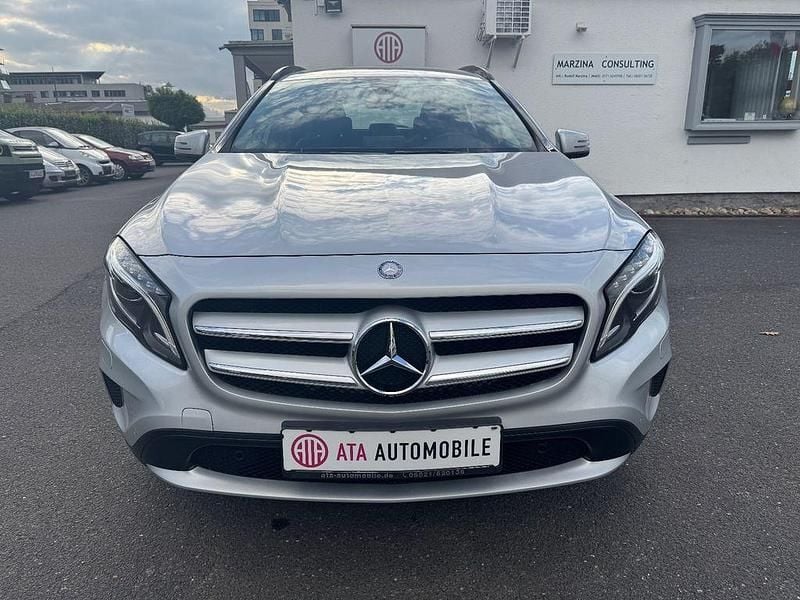 Gebraucht Mercedes GLA200 Style 136 PS (100 kW) 2016 Silber SUV