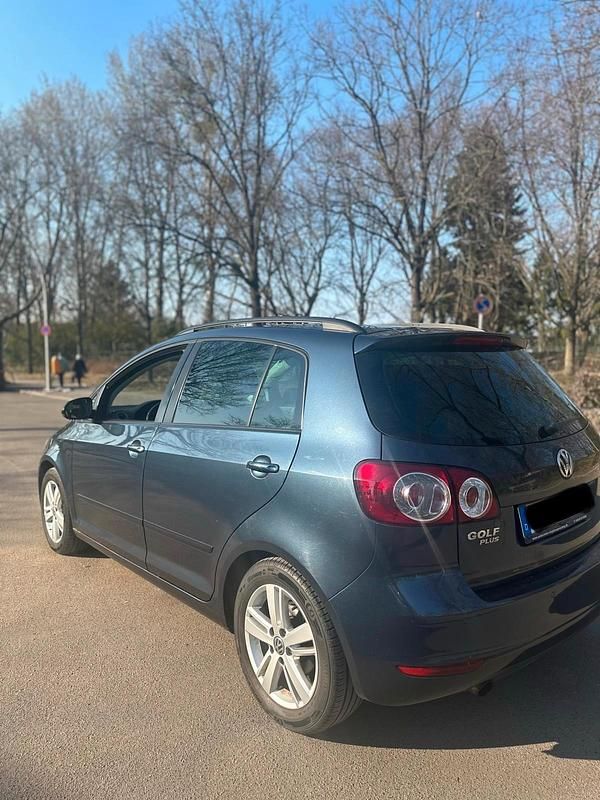 Gebraucht VW Golf VII Match 105 PS (77 kW) 2012 Blau Limousine