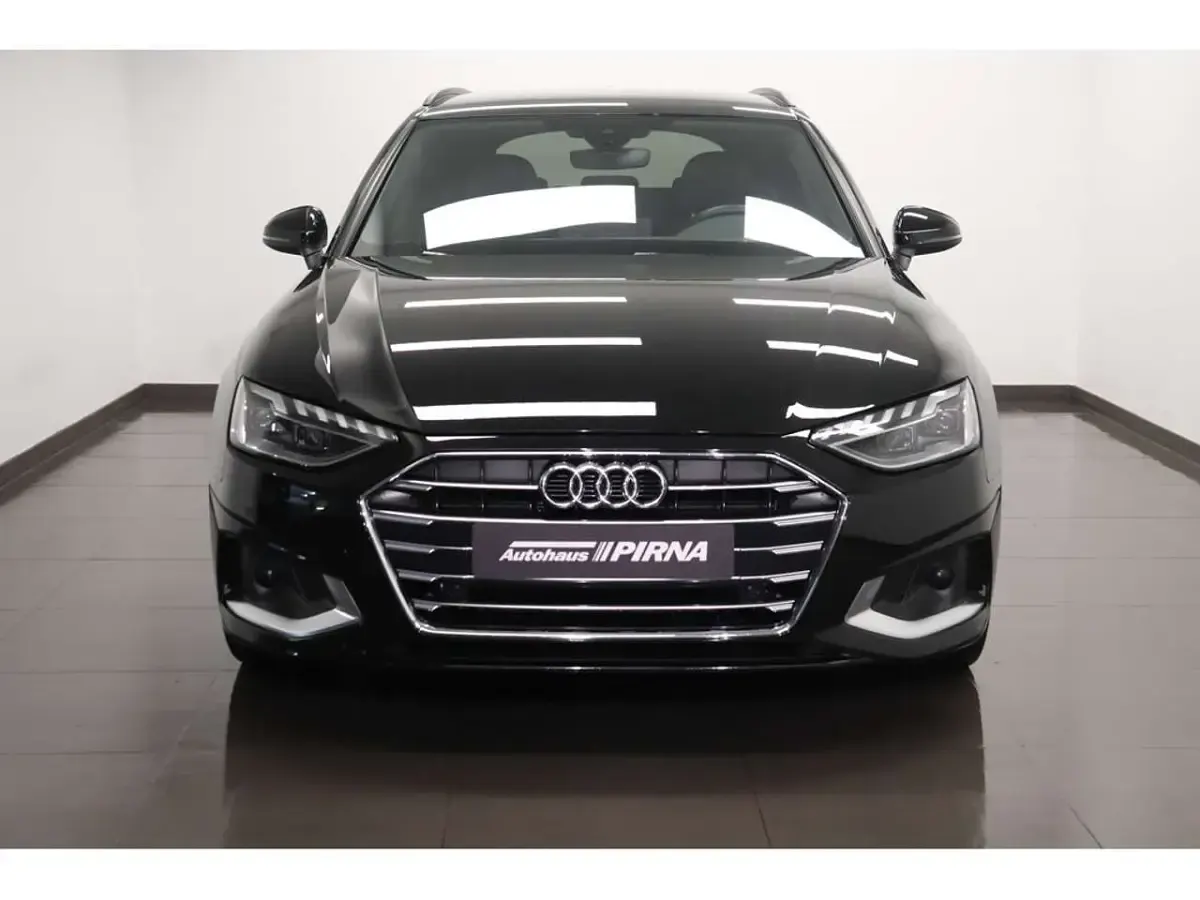 Używany Audi A4 Advanced 136 KM (100 kW) 2021 Czarny Kombi
