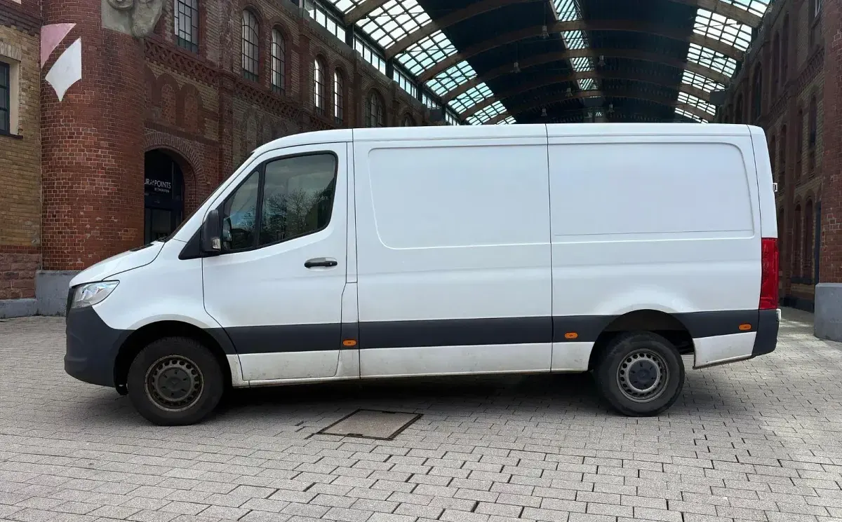 Second-hand Mercedes Sprinter 170 CP (125 kW) 2021 Alb Van