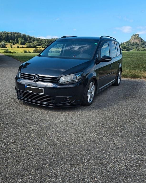 Schwarz Gebraucht 2014 VW Touran Highline Van / Kleinbus | 8.000 € (Superpreis) - Bild 1/4