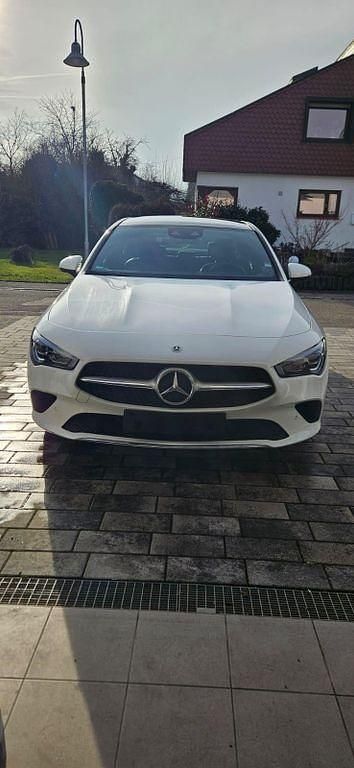 Gebraucht Mercedes CLA180 136 PS (100 kW) 2020 Weiß Limousine