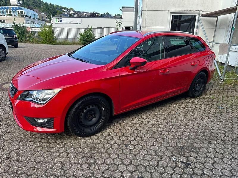 Rot Gebraucht 2014 Seat Leon ST FR Kombi | 13.000 € (Guter Preis) - Bild 1/4