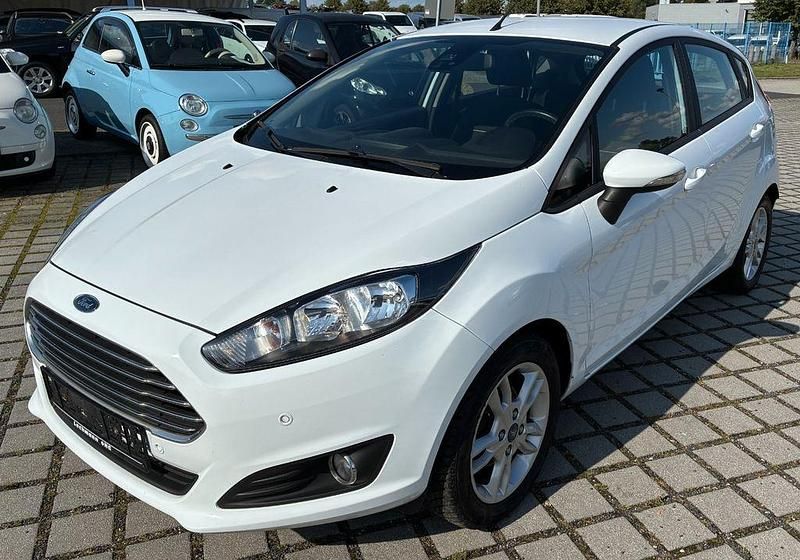 Weiß Gebraucht 2015 Ford Fiesta SYNC Edition Kleinwagen | 5.550 € (Guter Preis) - Bild 1/4