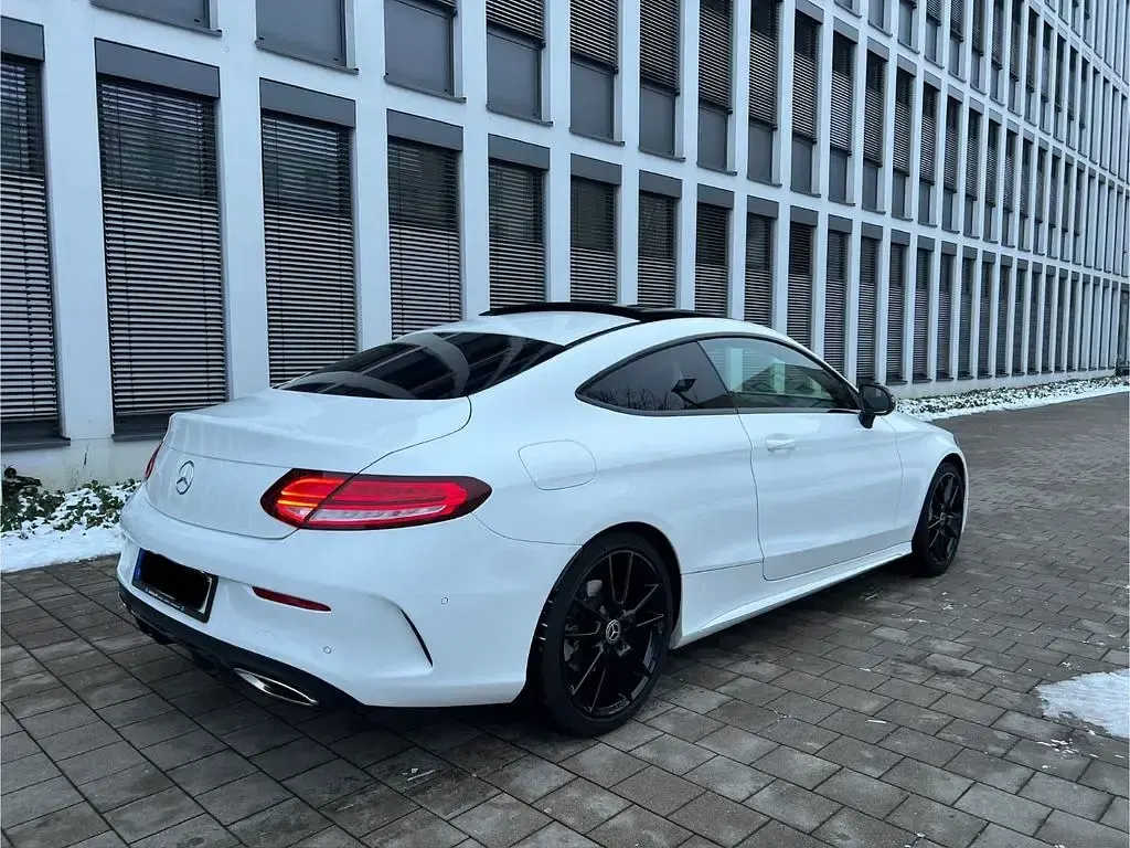 Gebraucht Mercedes C200 AMG line 184 PS (135 kW) 2018 Weiß Coupé