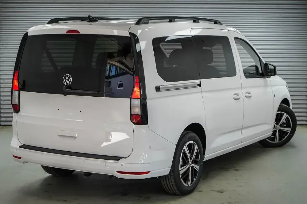 Neu VW Caddy Maxi 122 PS (89 kW) 2026 Candy weiãÿ uni () Van / Kleinbus