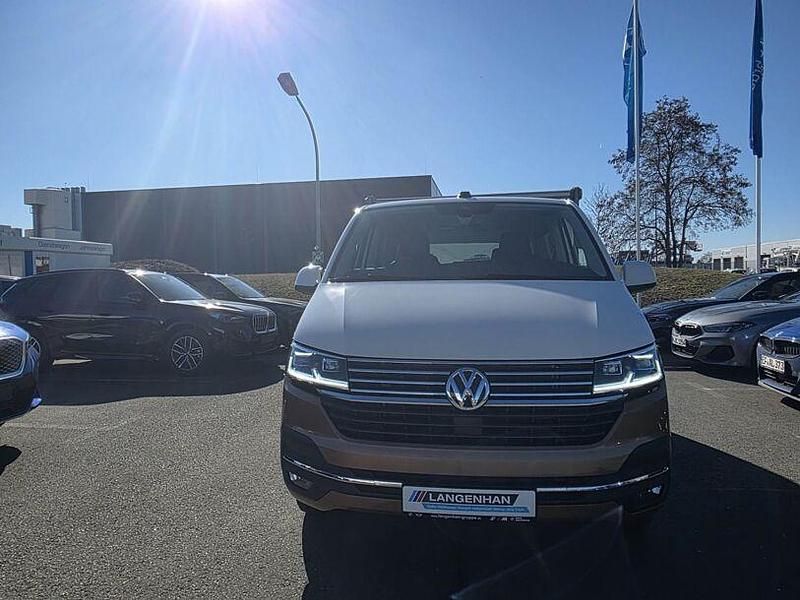 Second-hand VW Multivan Generation Six 150 CP (110 kW) 2020 Auriu Monovolum