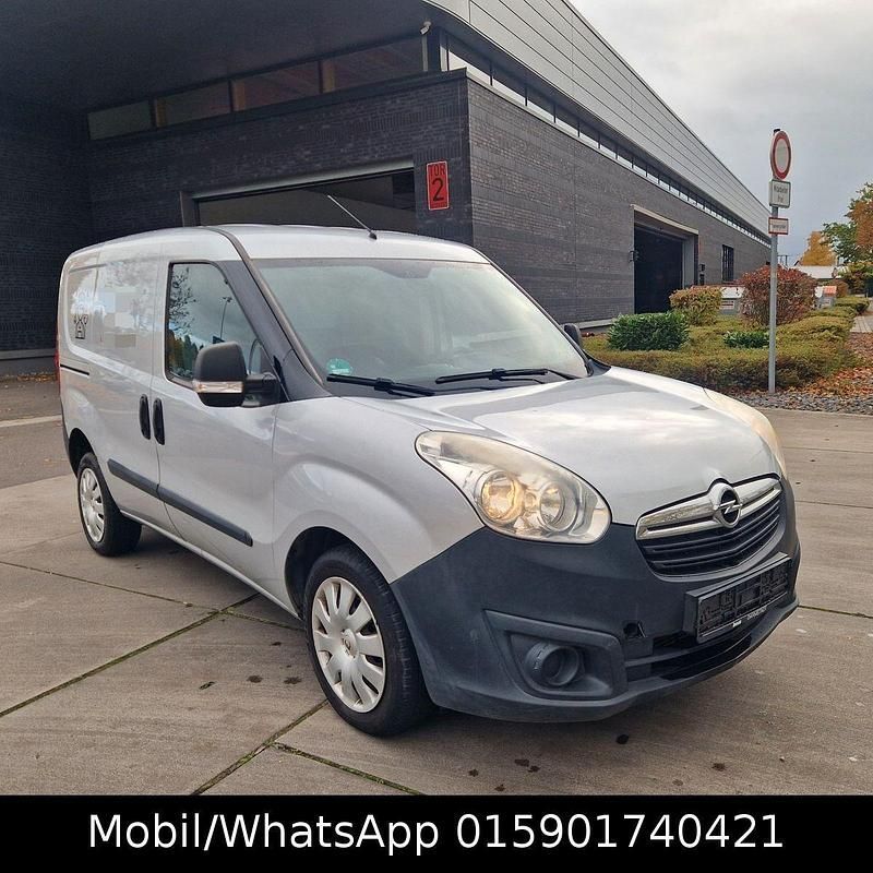 Gebraucht Opel Combo 90 PS (66 kW) 2016 Silber Van / Kleinbus