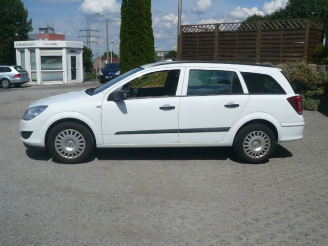 Gebraucht Opel Astra 90 PS (66 kW) 2009 Weiß Kombi